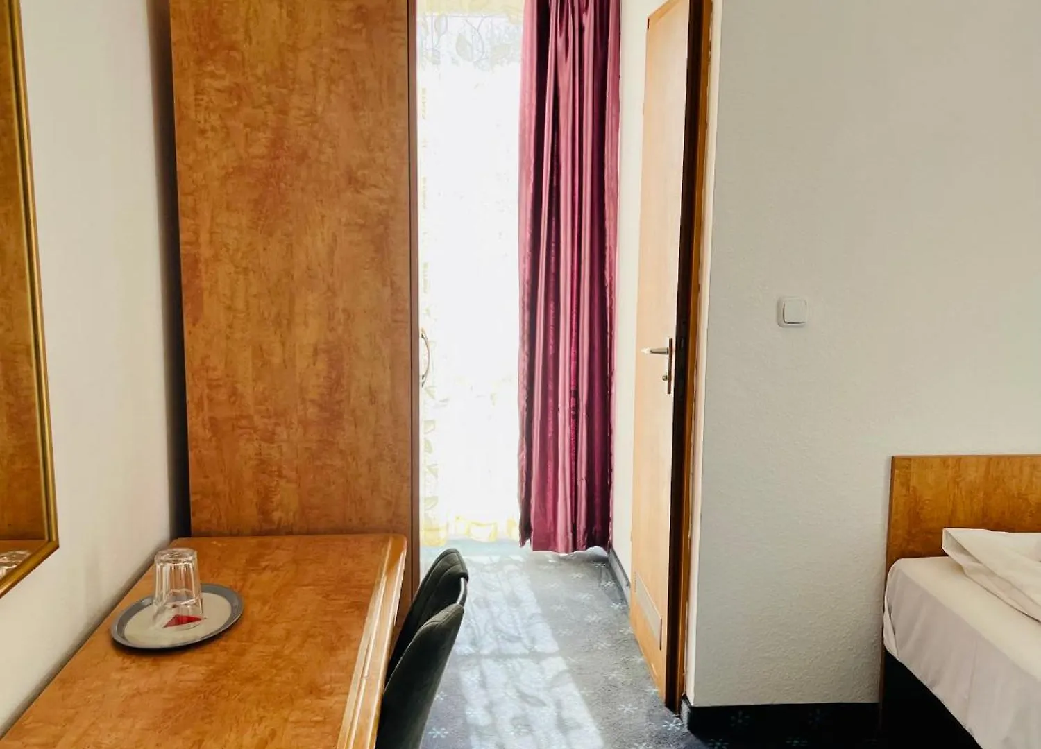 Garni Hotel Vier Jahreszeiten Rösrath